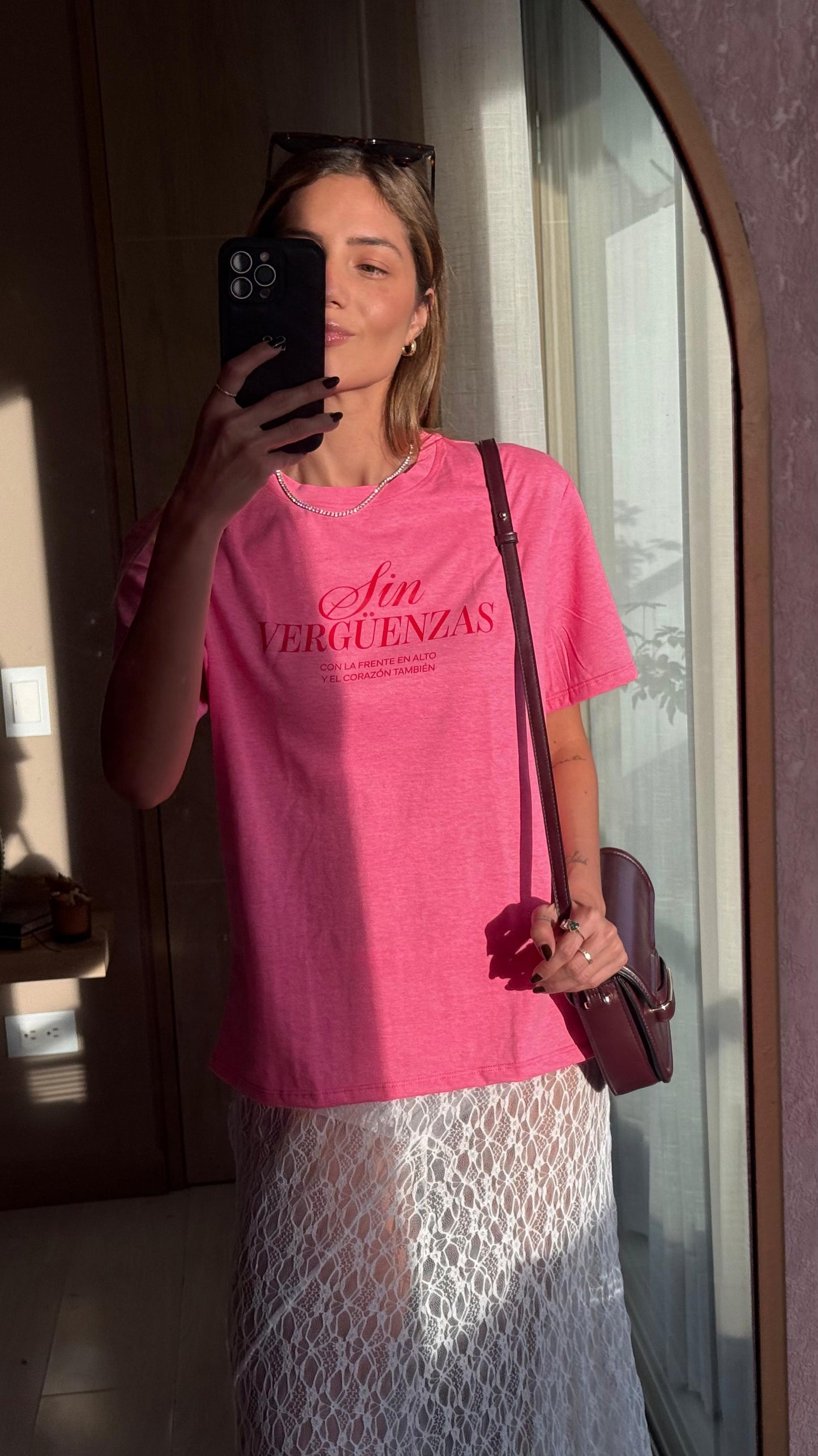 CAMISETA SIN VERGÜENZA ROSADA